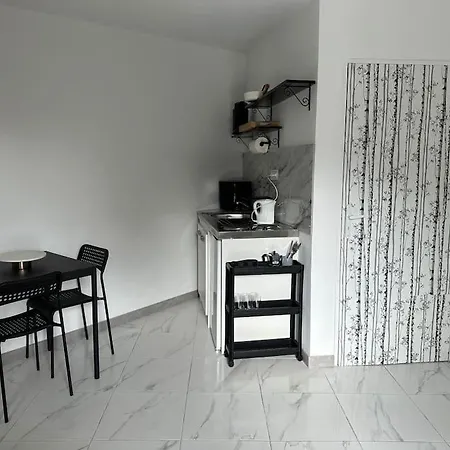 Studio Montreuil Apartment *